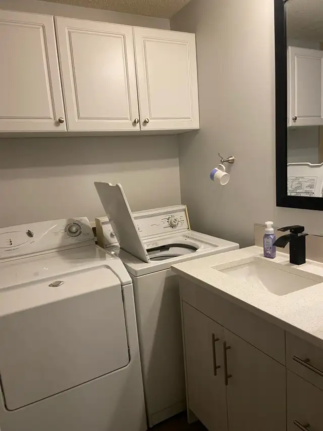 main floor room close to SAIT for female 62863756458499122