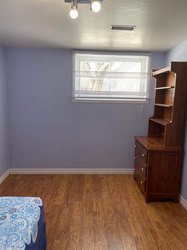 Private room near fairview mall, kitchener for Boys Room Rentals