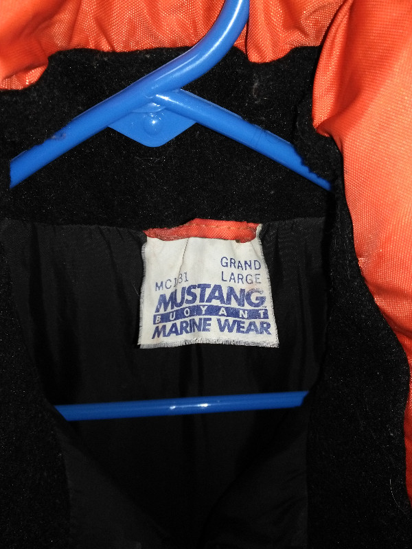 Used Mustang Floater Coat,Classic Flotation Coat is for safety, in Men's in Sunshine Coast - Image 2