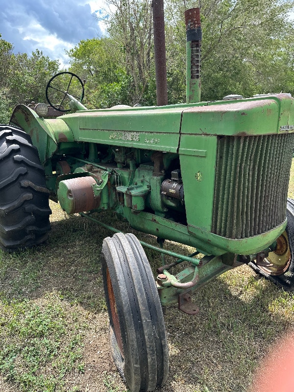 John Deere “R” tractor. Farming Equipment Saskatoon Kijiji