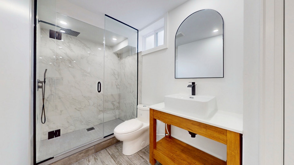 Stunning New   1 BR basement apartment in Aurora for rent 5