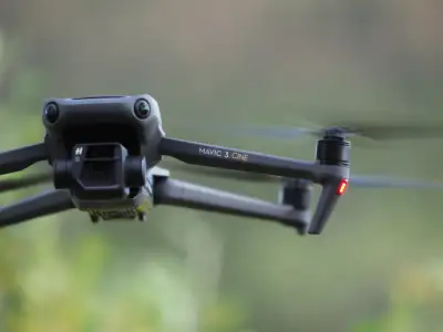 ✳︎DJI Mavic 3 Cine Premium combo with RC Pro✳︎ Description: ●DJI Mavic 3 Cine Premium Combo ●Camera...