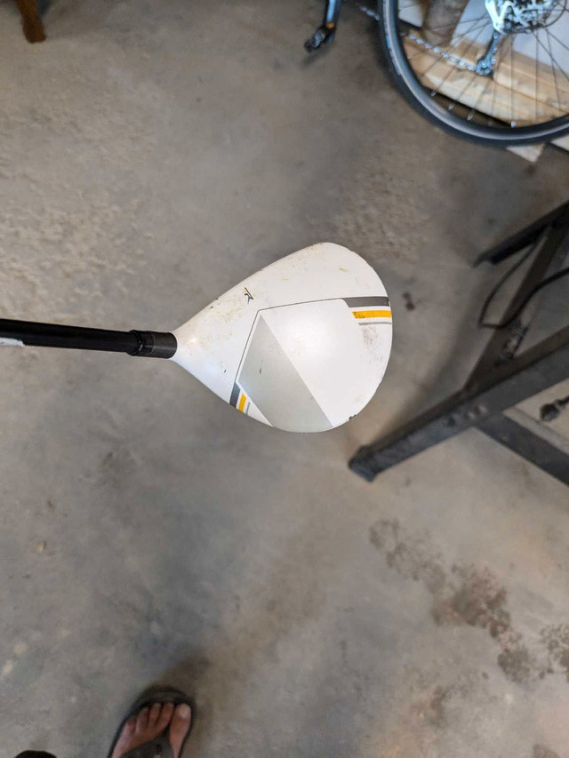 3 wood Taylor made golf club right hand  in Golf in Calgary