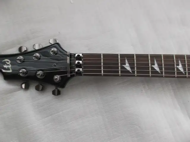 ESP-LTD F 350 electrique guitare in Guitars in Sherbrooke - Image 6