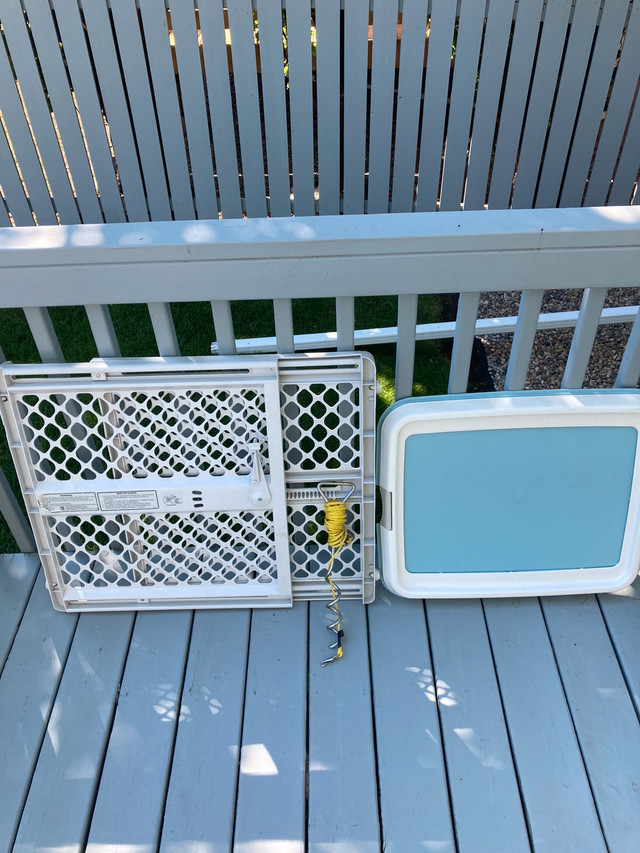 Baby gate with dog pee pad and small dog screw anchor Gates, Monitors
