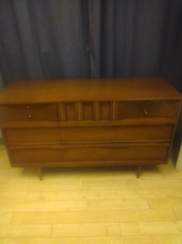 Vintage dresser excellent condition real wood