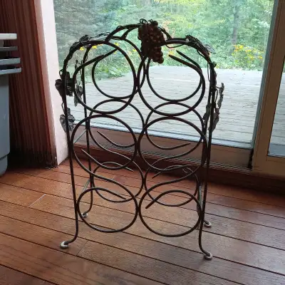 Holds 2 - 750 ml bottles, 4 - 1.5 L bottles OR 6 - 750 ml bottles Cash only please