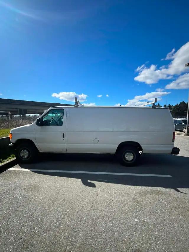 2004 FORD E250566535420957184001