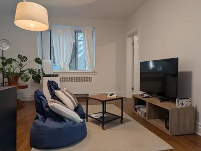 Lease Transfer, Clanranald Ave., unfurnished. We are offering 1 month of rent for free. Available on...