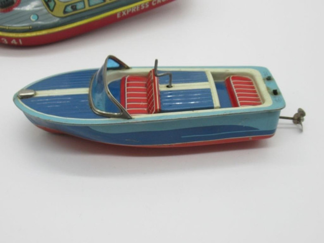 PAIR OF TIN LITHO BOATS - CIRCA 1950'S JAPAN in Arts & Collectibles in Bedford - Image 2