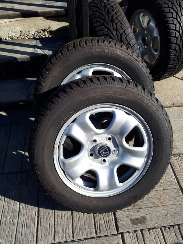 Pneu d’hiver 215 60 r16 95T avec mags neufs utilisation Pneus et jantes Laval/Rive Nord Kijiji