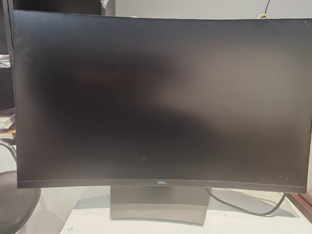 Dell 32" S3220DGF 165hz Curved Gaming Monitor in Monitors in Markham / York Region - Image 2