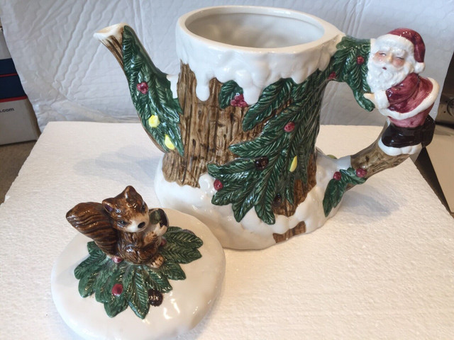 Vintage Christmas Santa Ceramic Coffee / Tea Pot in Kitchen & Dining Wares in Bedford