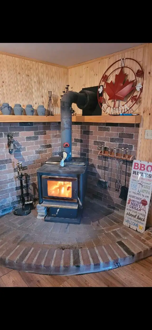 wood stove in Stoves, Ovens & Ranges in Kawartha Lakes - Image 2
