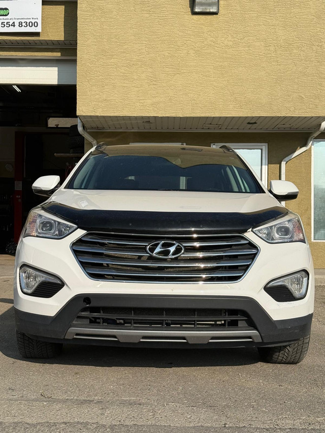 Hyundai Santa Fe  XL limited 2015 in Cars & Trucks in Calgary