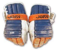 IN SEARCH OF OILERS THEMED HOCKEY GLOVES 