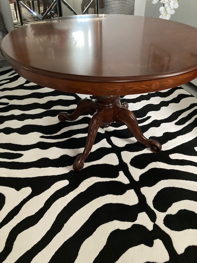 Table salle  à manger en bois massif, design italien ., View more