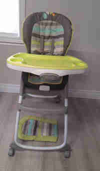 High chair  in Feeding & High Chairs in Kitchener / Waterloo