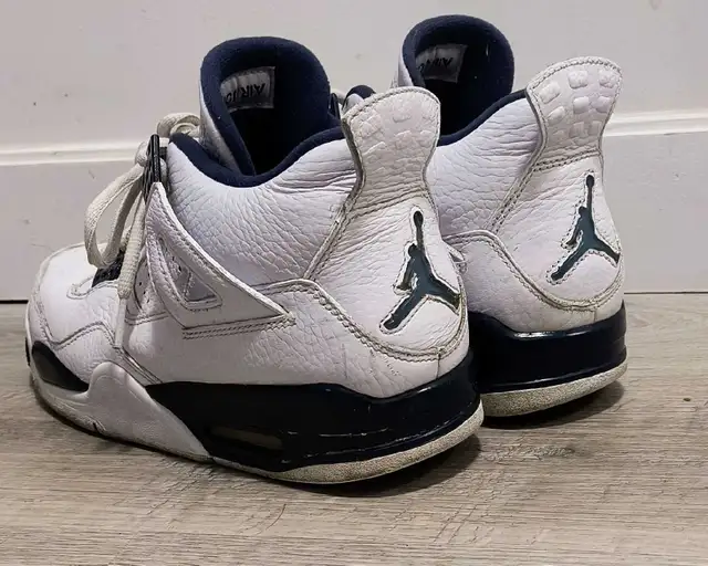 Jordan 4 Retro Shoes (Men Size:9) US) in Men's Shoes in City of Toronto - Image 2