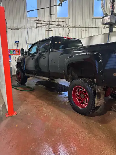 Runs nice no blowby needs a power steering pump or just line fixed cause it leaks