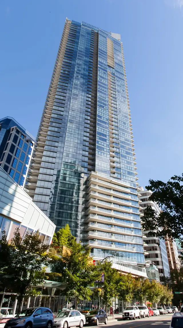 Luxury Downtown Living at Park Hyatt – North-Facing 1 Bedroom in Long Term Rentals in Vancouver - Image 5