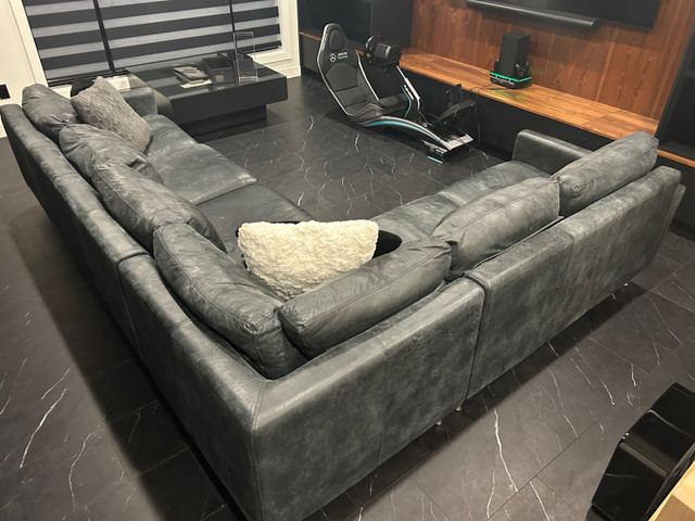 Custom Black Leather Sectional  in Couches & Futons in Regina - Image 4
