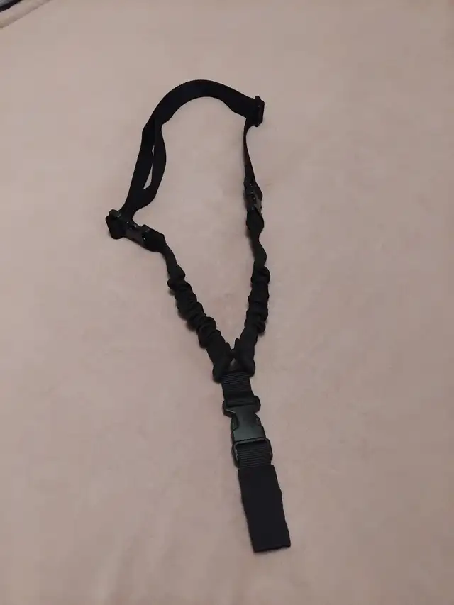 Black one point tactical sling. in Paintball in City of Toronto - Image 2