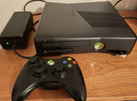 Xbox 360 comes with bunch of games and controller