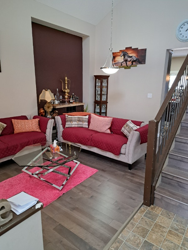 Harbour View/ Transcona 5 bed, 4 Bath, Double Garage and more. Long