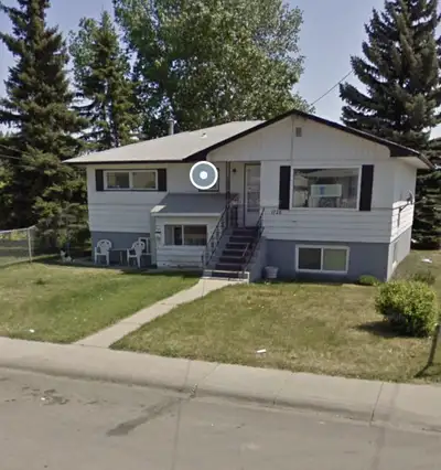 14ftx14ft 700month + 700DD. 16ftx16ft 850 month + 850 DD. Private entrance. 2 smaller rooms one 600...