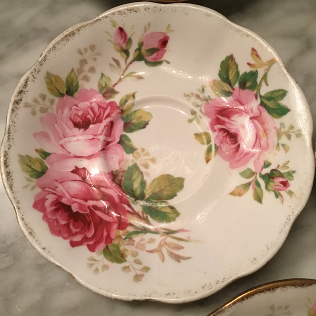 4 AMERICAN BEAUTY ROYAL ALBERT BONE CHINA SAUCERS in Kitchen & Dining Wares in St. Catharines - Image 4
