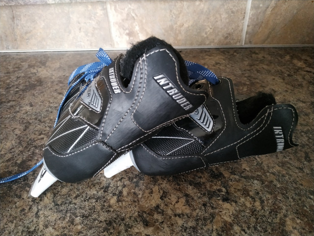 Ice Hockey CCM Youth Skates Size 12 J in Hockey in St. Albert - Image 2