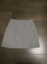 Black and white mini skirt 