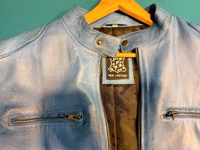 New Blue and gun medal traces in color XL, real leather in Men's in Oakville / Halton Region - Image 4