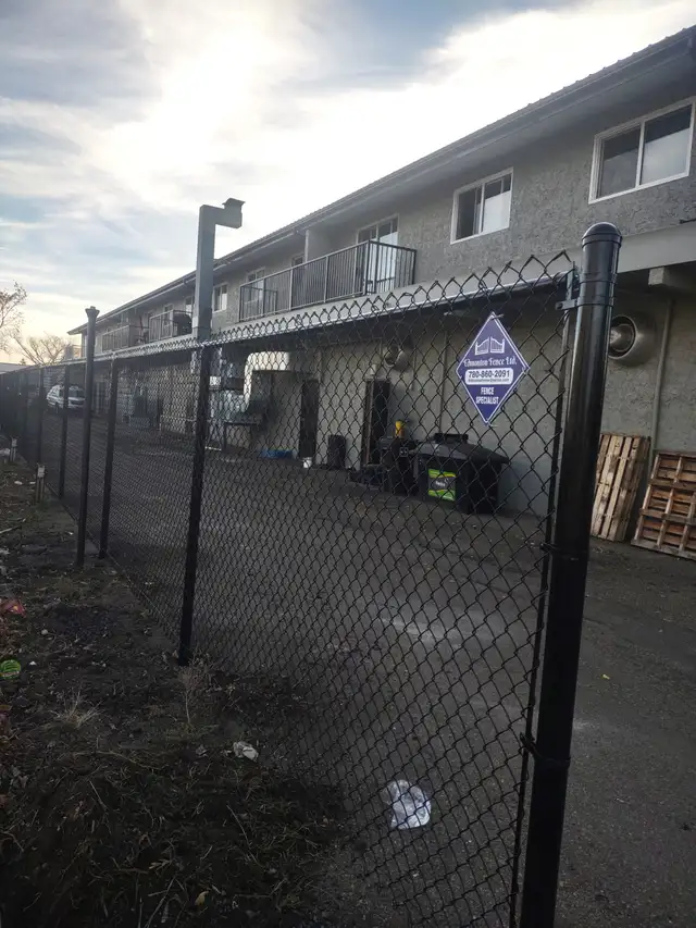 Edmonton Fence in Fence, Deck, Railing & Siding in Edmonton - Image 6