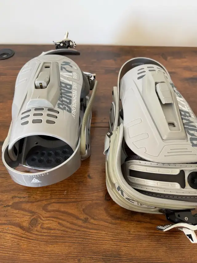 K2 V7 Snowboard Bindings Size M Complete w/ Discs & Hardware in Snowboard in Delta/Surrey/Langley - Image 7