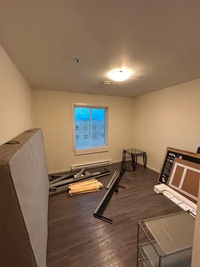 Private room in a 2 bed 1 bath apartment