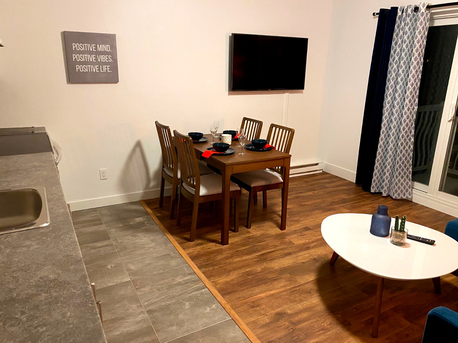 4 1/2 meublé 2 chambres et électroménagers — photo 2