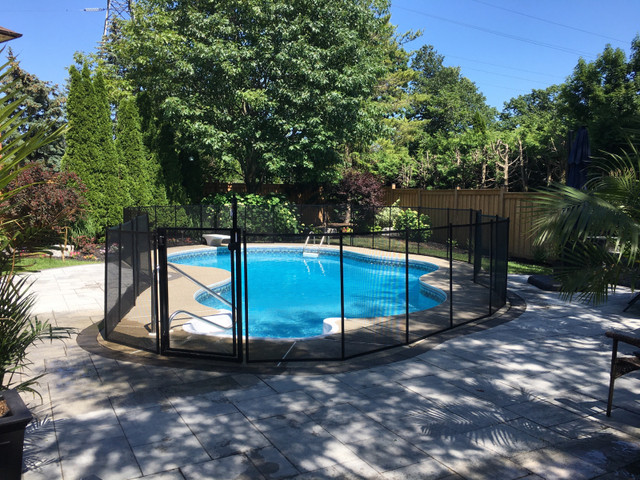 Removable pool safety fence in Decks & Fences in Oshawa / Durham Region - Image 2