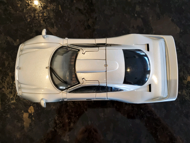 1:18 Diecast Maisto Mercedes-Benz AMG CLK-GTR Street Ver in Arts & Collectibles in Markham / York Region - Image 6