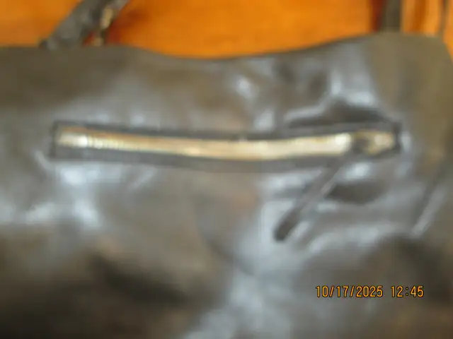 AMERICAN  LEATHER CO, Black Leather Purse in Women's - Bags & Wallets in Kingston - Image 7