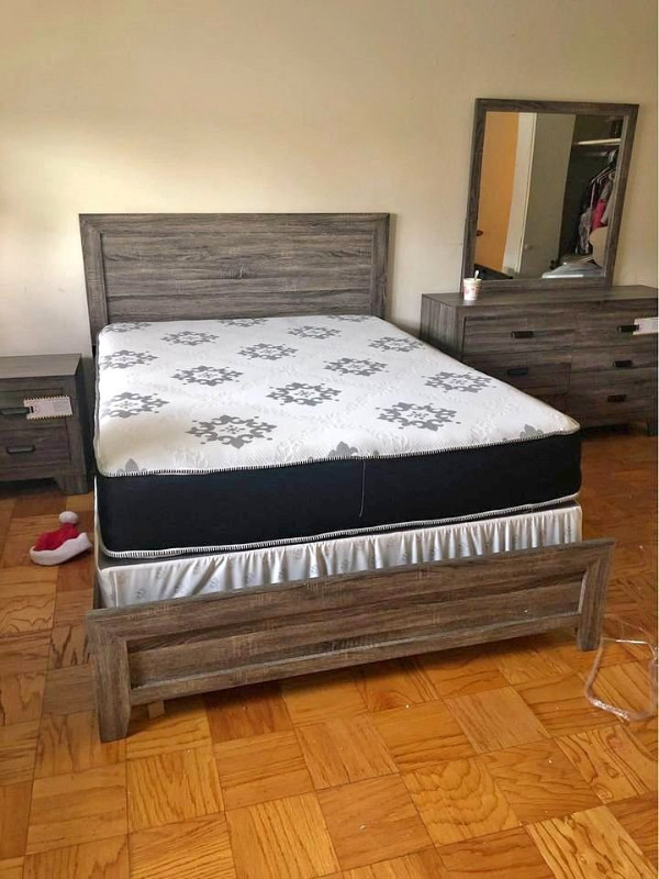GRAB IT NOW!! Wooden Bed Room Set Available in Queen And King in Beds & Mattresses in London