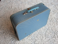Vintage Dolls Suitcase--circa 1950s