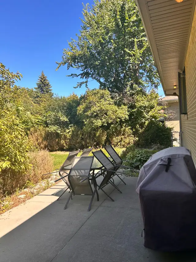  Private room for rent in Room Rentals & Roommates in City of Toronto - Image 9