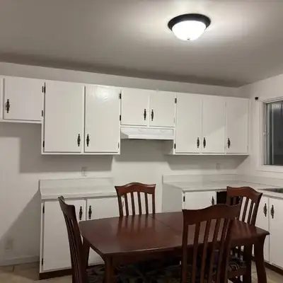 Disponibilités MAINTENANT (1 au 2e étage), 2 en juillet (au 3e étage) Prix par occupant: 500$ À prop...