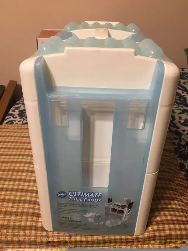 Wilton tool  caddy for cake decoration in Storage & Organization in Mississauga / Peel Region - Image 5