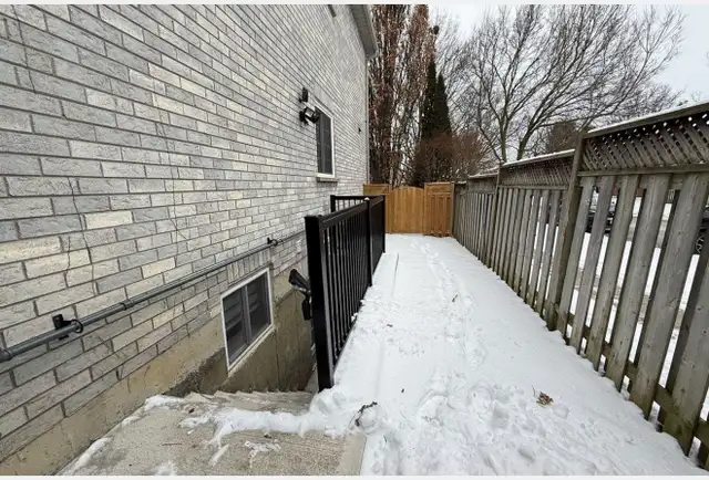 1 Bedroom basement in Pickering in Long Term Rentals in City of Toronto - Image 4