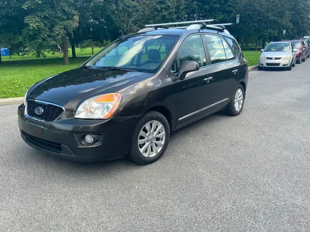 2012 Kia Rondo EX V6