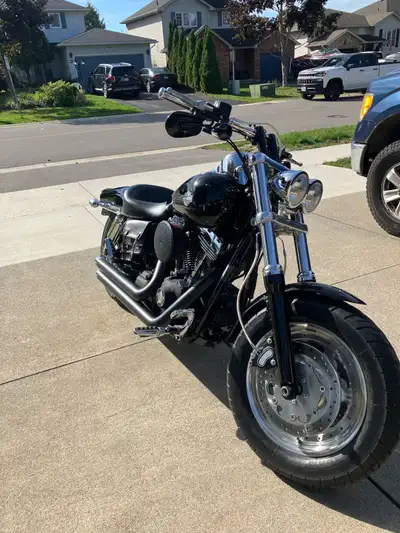 2010 Harley Davidson Fatbob. 96 CI. 29 675 km. Upgrades include: SE 255 cams. S&S adjustable pushrod...