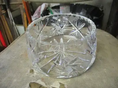 1960s PINWHEEL CRYSTAL CUT GLASS BOWL $20. VINTAGE DECOR, View more